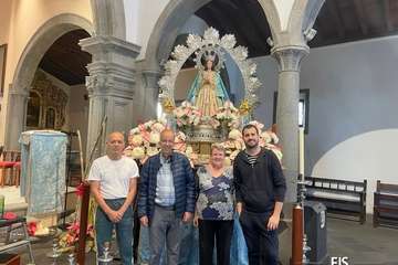 El trono de la Inmaculada Concepción, listo para el día grande de sus fiestas en Jinámar (Telde)/FJS Fotografía.
